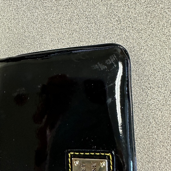 Dooney and Bourke black patent coin purse - Picture 2 of 4